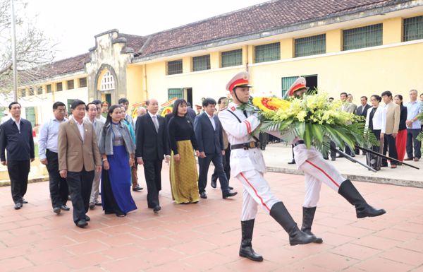 Lễ dâng hương nhân kỷ niệm 83 năm Ngày thành lập Đảng bộ tỉnh Đắk Lắk